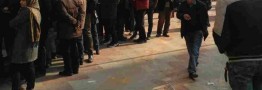 تشکیل صف های طولانی فروش ارز مقابل صرافی های بانکی/ دلار در کانال ۹ هزار تومانی